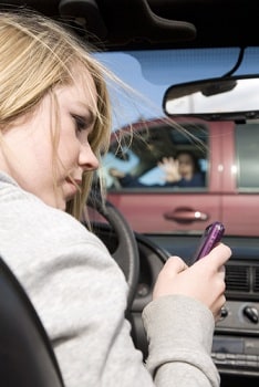 textingchickcrash